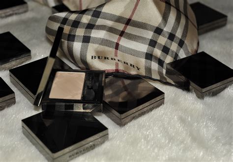 Burberry eyeshadows – swatches and a brief review.